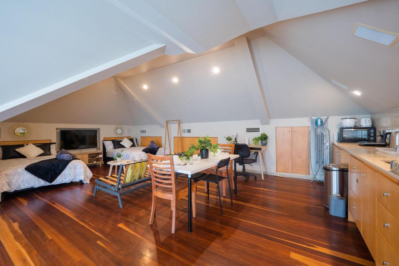 Quiet Private Studio In Strathfield With Kitchenette And Private Bathroom 3Min To Station Sleeps 6 悉尼 外观 照片
