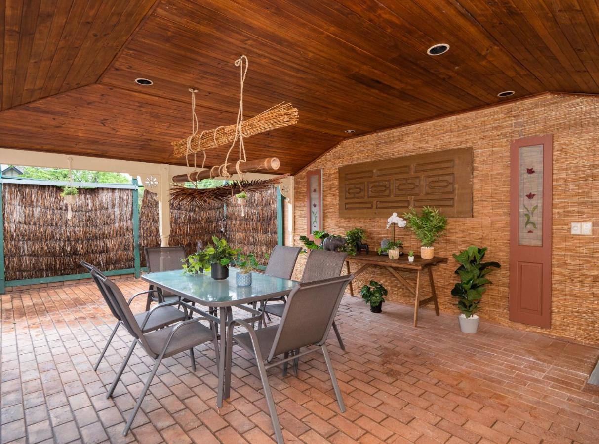 Quiet Private Studio In Strathfield With Kitchenette And Private Bathroom 3Min To Station Sleeps 6 悉尼 外观 照片