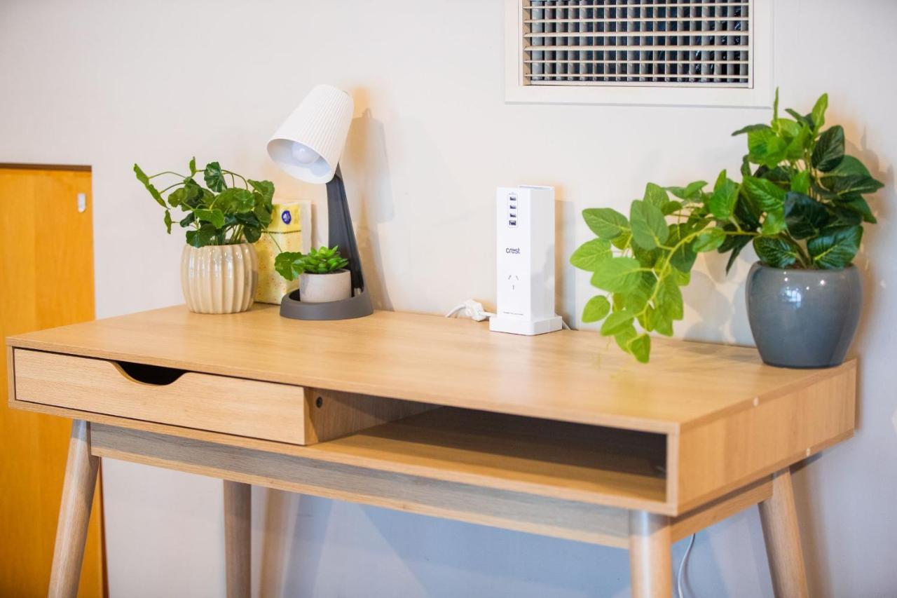 Quiet Private Studio In Strathfield With Kitchenette And Private Bathroom 3Min To Station Sleeps 6 悉尼 外观 照片